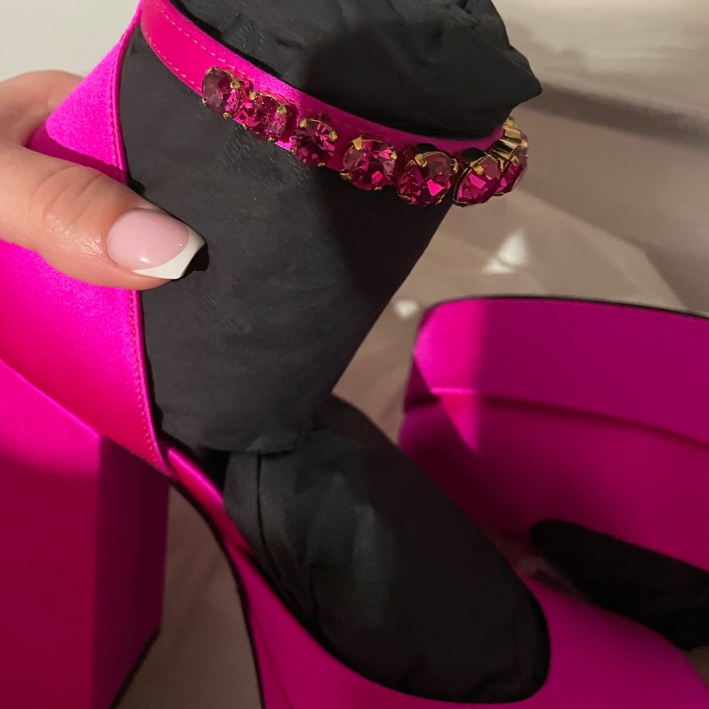 Versace AEVITAS SINGLE PLATFORM PUMPS - Picture 8 of 8
